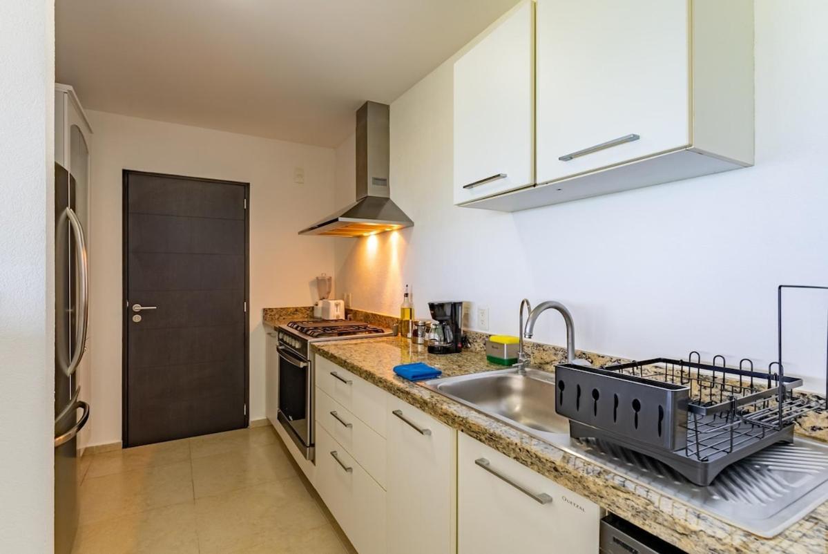 Apartment Front With Access Amara *